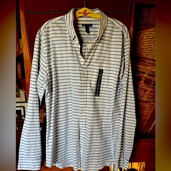Other - Gap summer long sleeve button down shirt Size L. New with tags